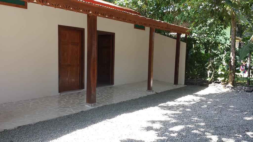 Yucca Beachfront Hotel Puerto Viejo de Talamanca Exteriör bild